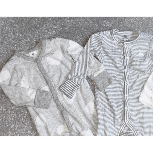 Baby GAP cotton onesie / footed one piece bodysuit x5 - Picture 3 of 5